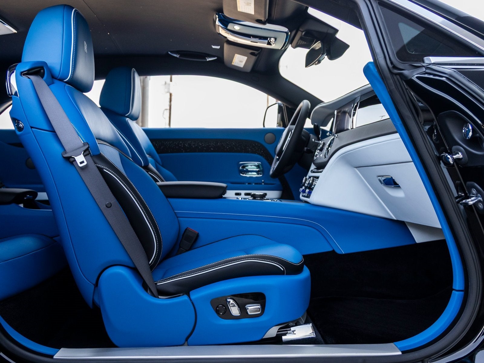 2025 Rolls-Royce Spectre Base