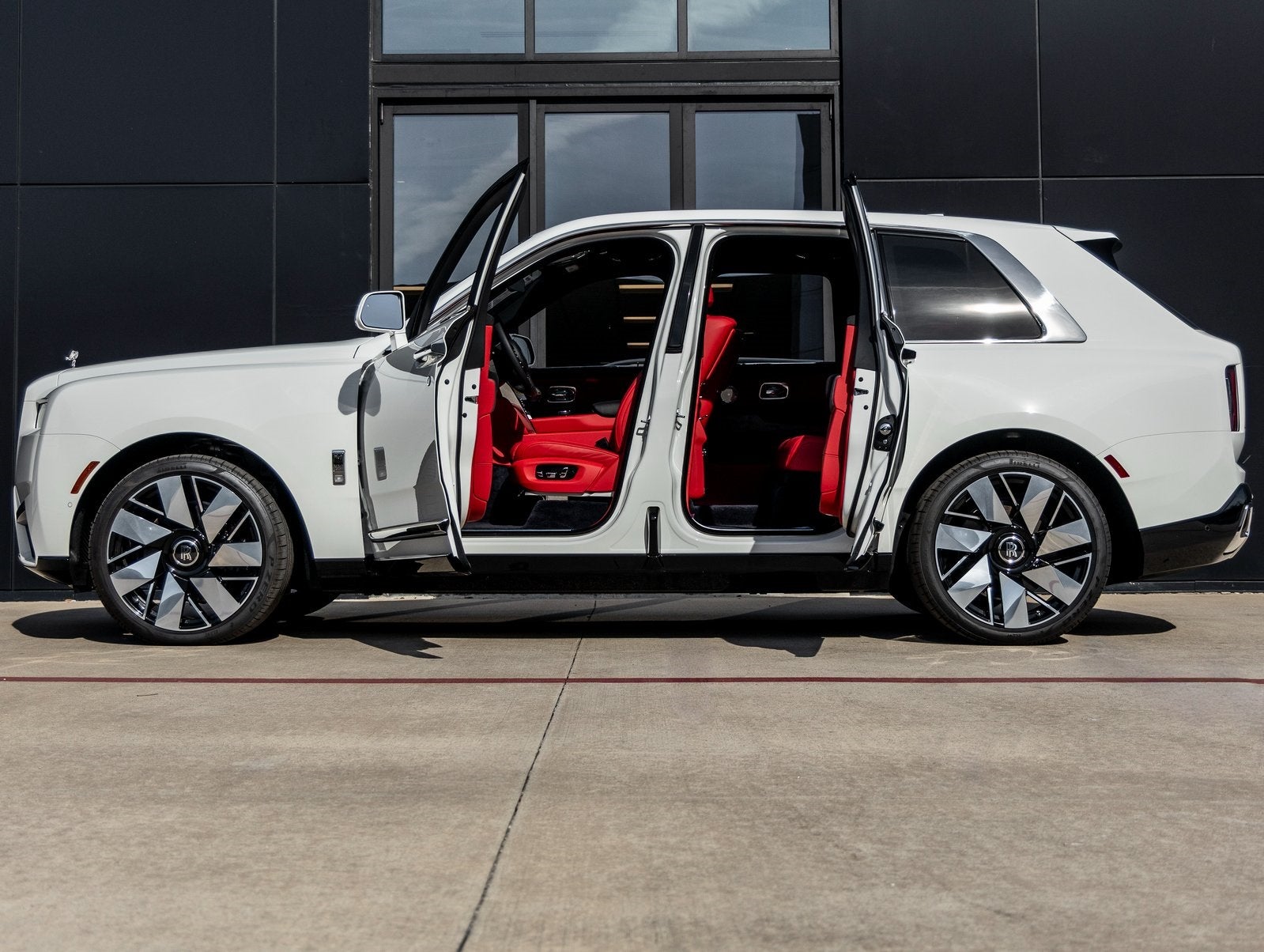 2026 Rolls-Royce Cullinan 