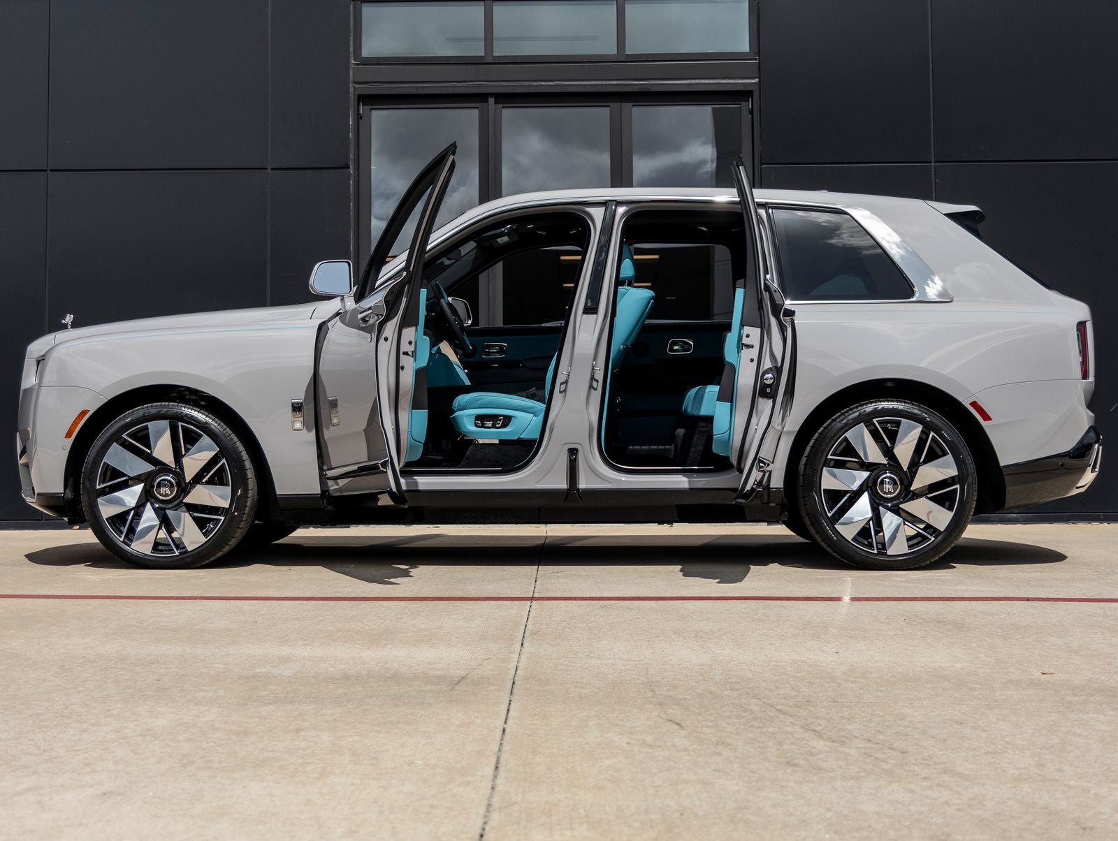 2026 Rolls-Royce Cullinan 