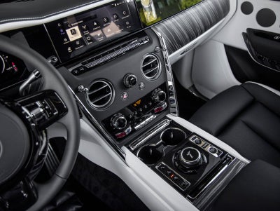 2027 Rolls-Royce Cullinan Base