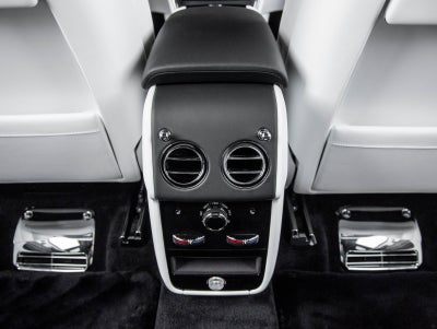 2027 Rolls-Royce Cullinan Base