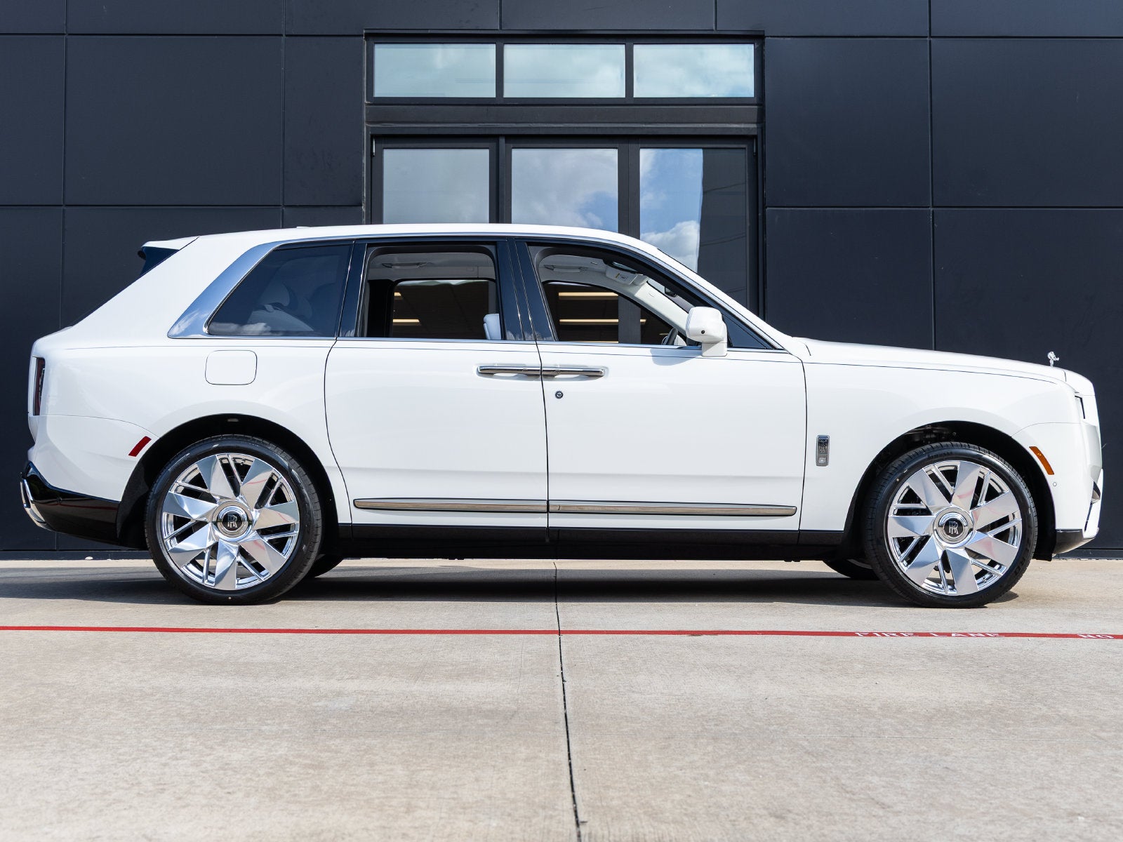 2027 Rolls-Royce Cullinan 