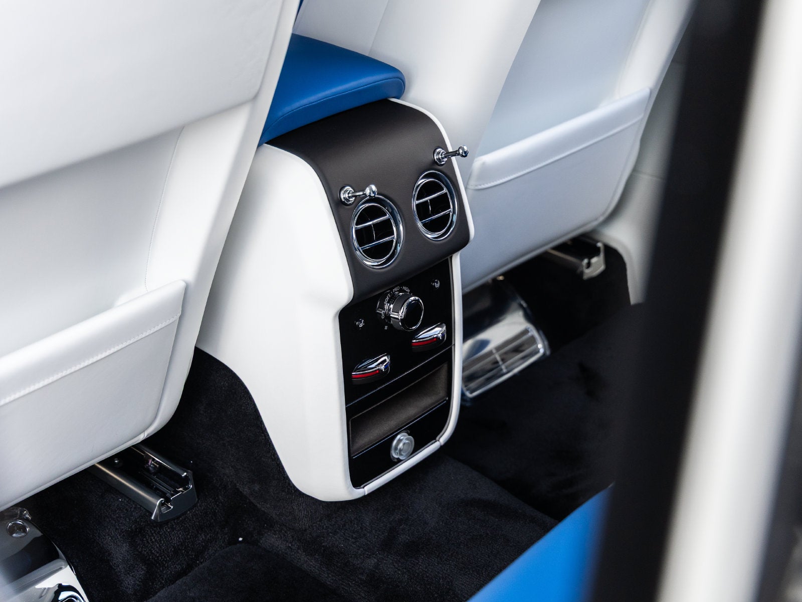 2027 Rolls-Royce Cullinan 