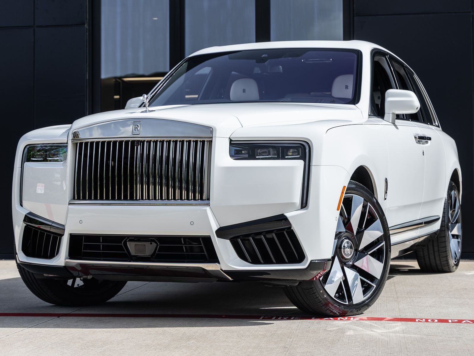 2027 Rolls-Royce Cullinan 