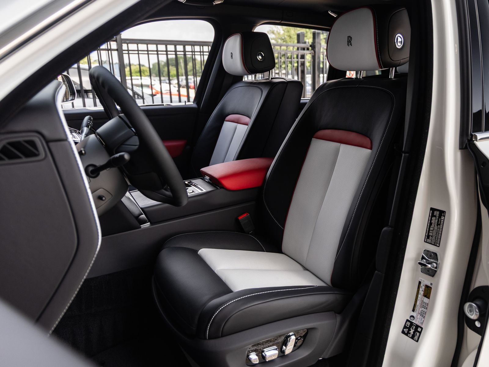 2027 Rolls-Royce Cullinan 