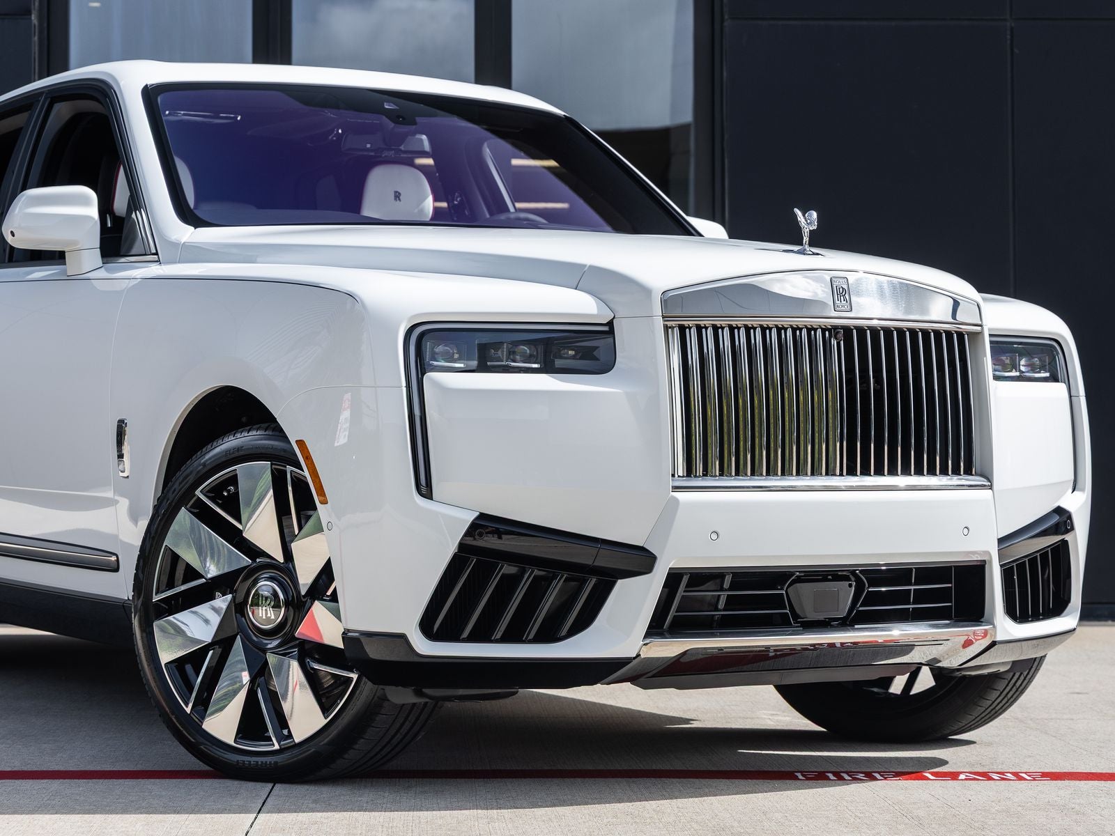 2027 Rolls-Royce Cullinan 