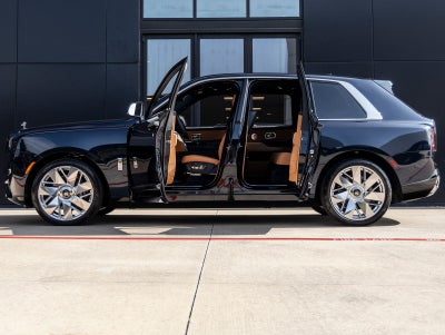 2027 Rolls-Royce Cullinan Base