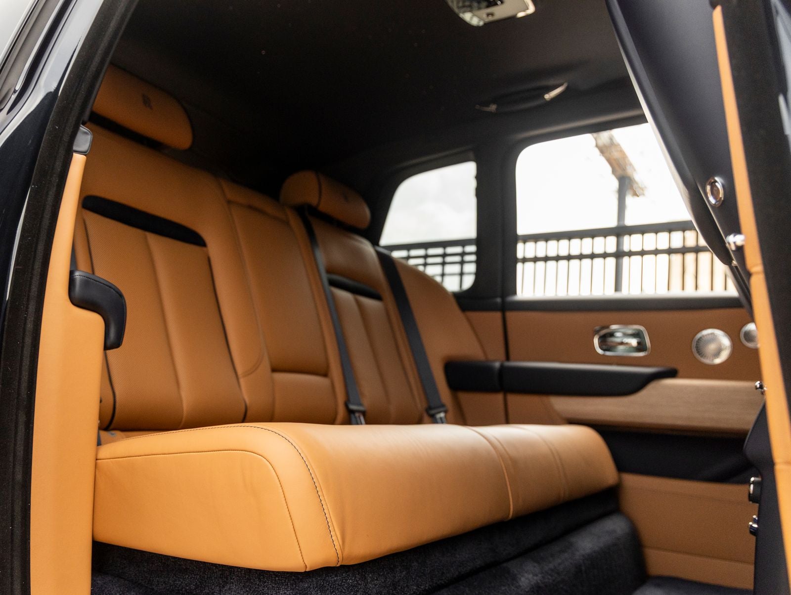 2027 Rolls-Royce Cullinan Base