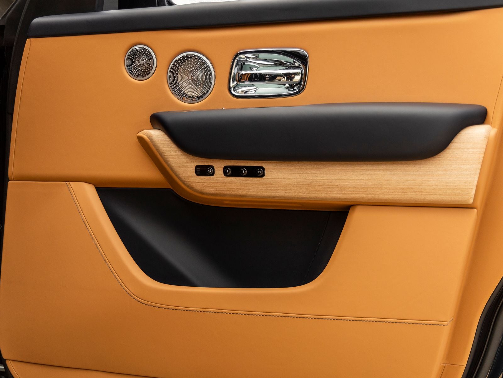 2027 Rolls-Royce Cullinan Base