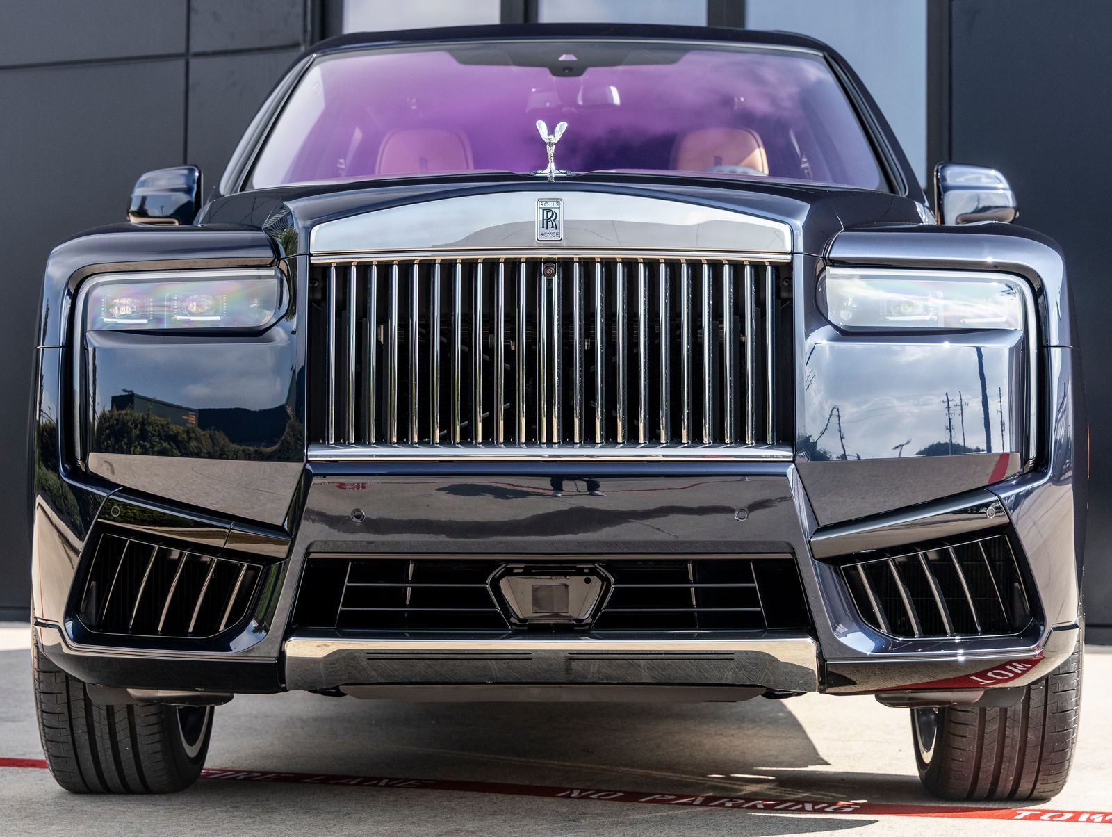 2027 Rolls-Royce Cullinan Base