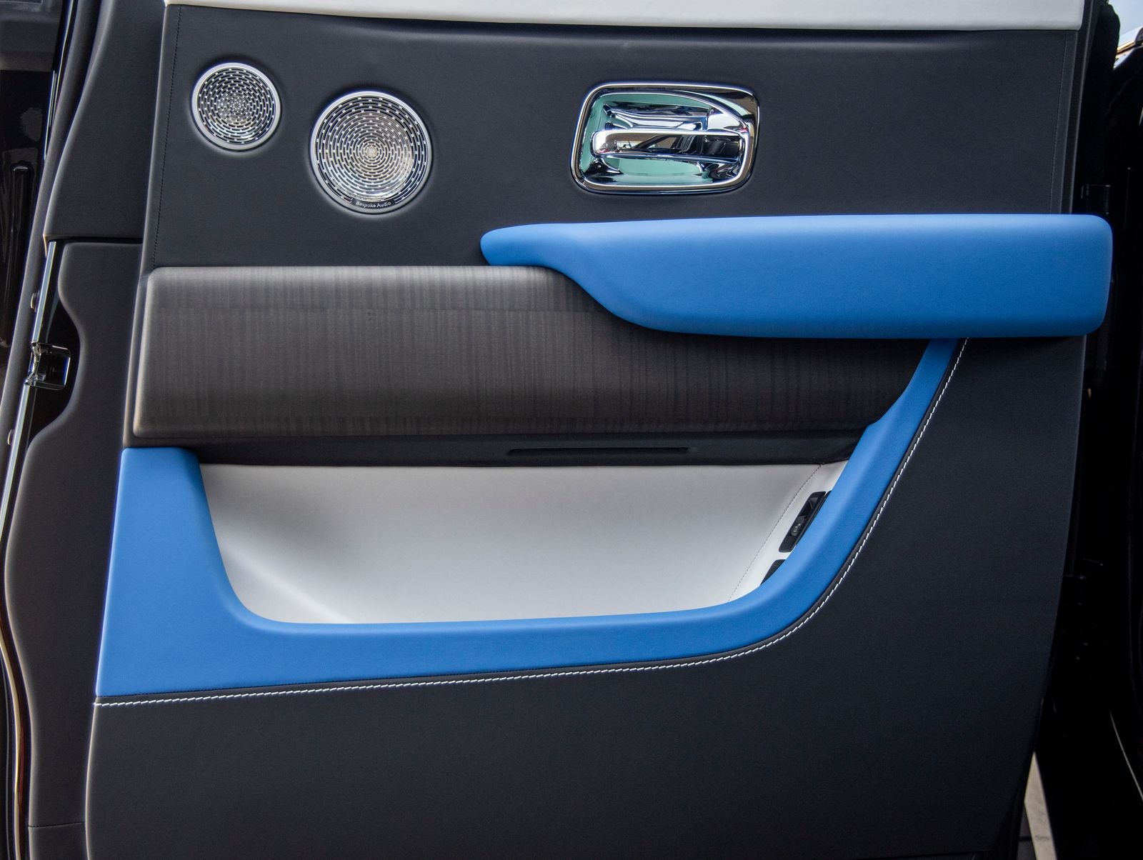 2027 Rolls-Royce Cullinan Base