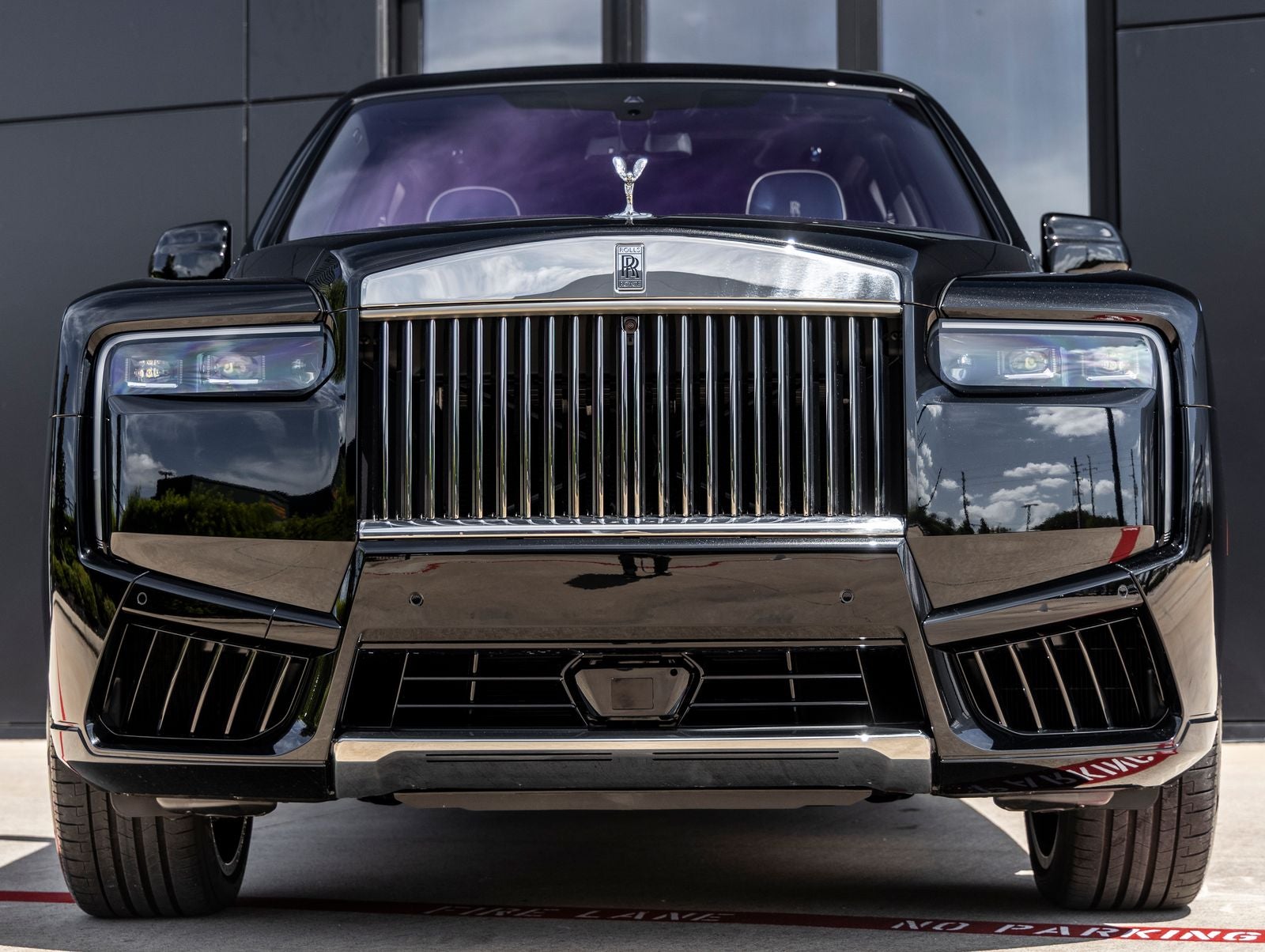 2027 Rolls-Royce Cullinan Base