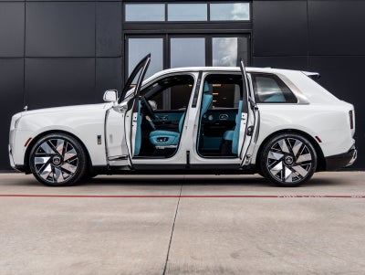 2027 Rolls-Royce Cullinan Base