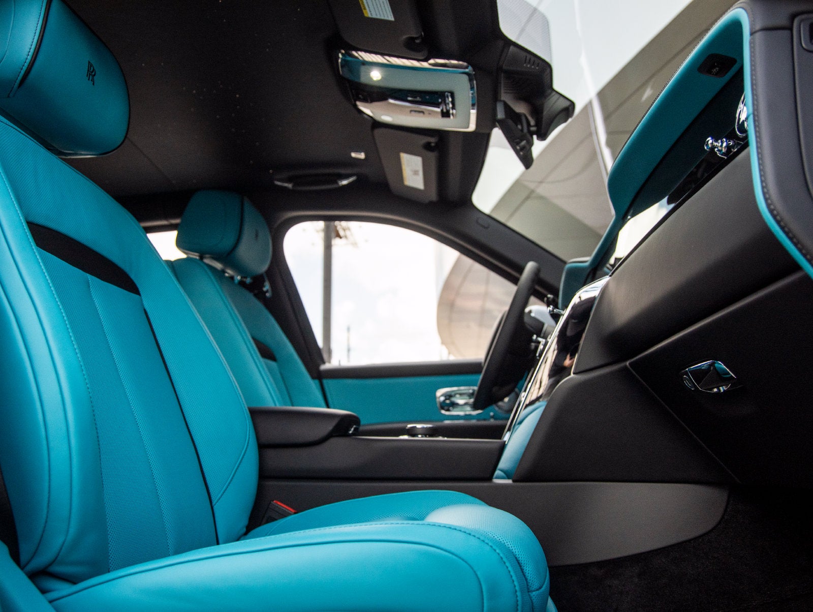 2027 Rolls-Royce Cullinan Base
