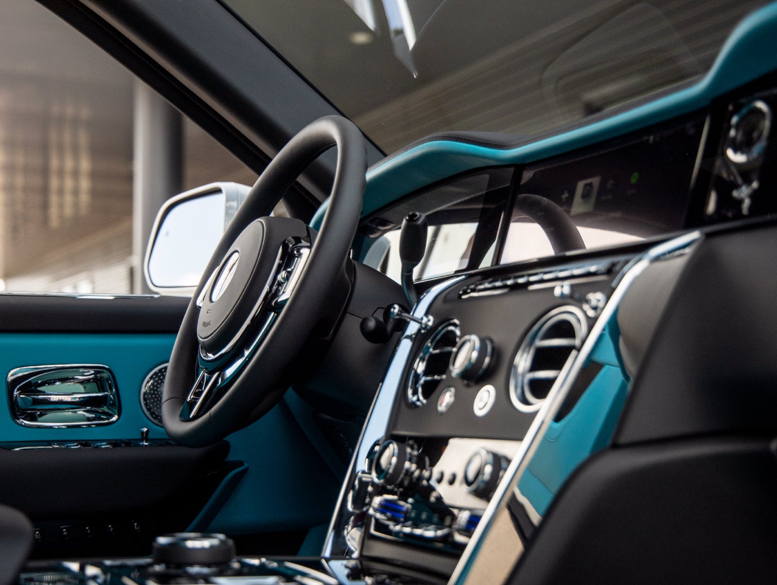 2027 Rolls-Royce Cullinan Base