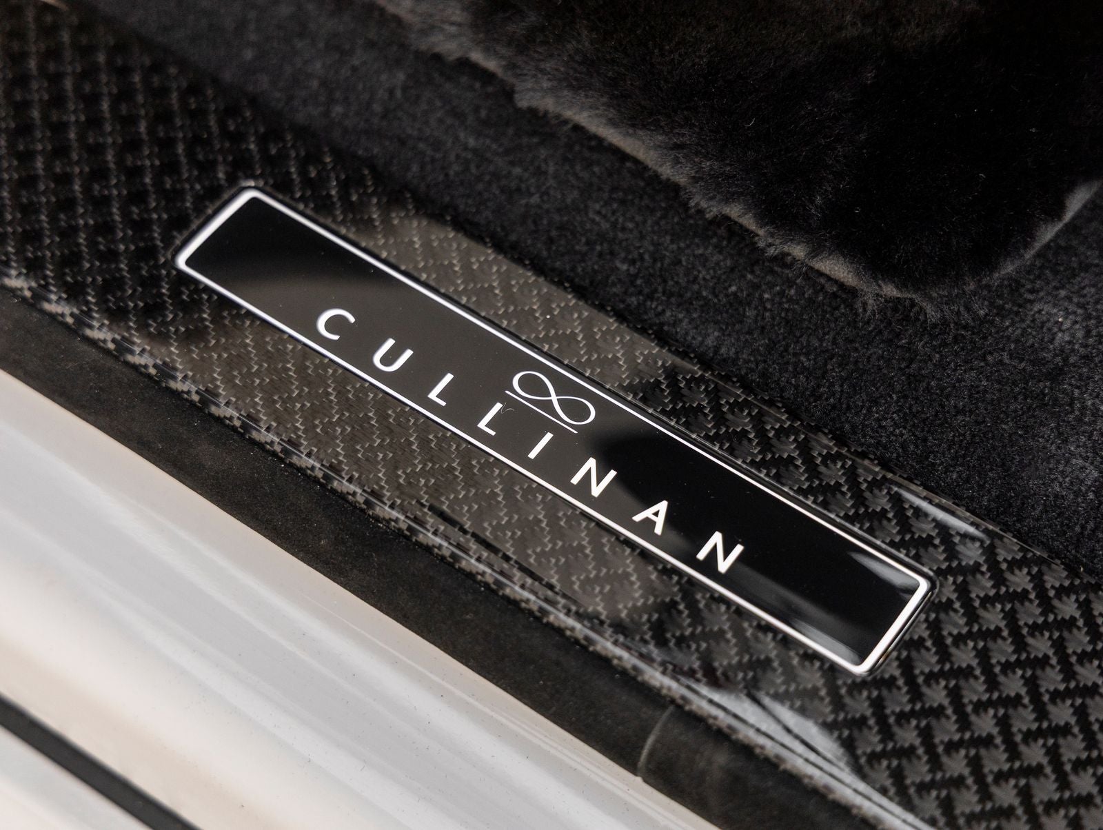 2027 Rolls-Royce Cullinan Black Badge