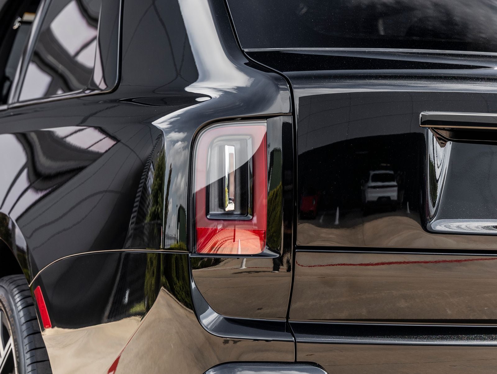 2027 Rolls-Royce Cullinan Black Badge
