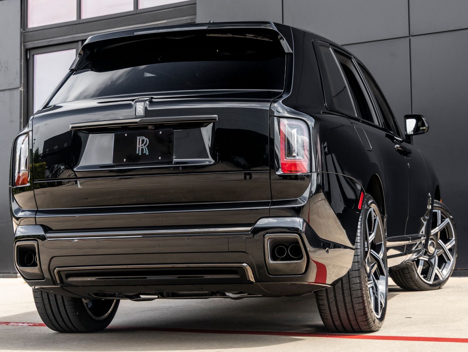 2027 Rolls-Royce Cullinan Black Badge