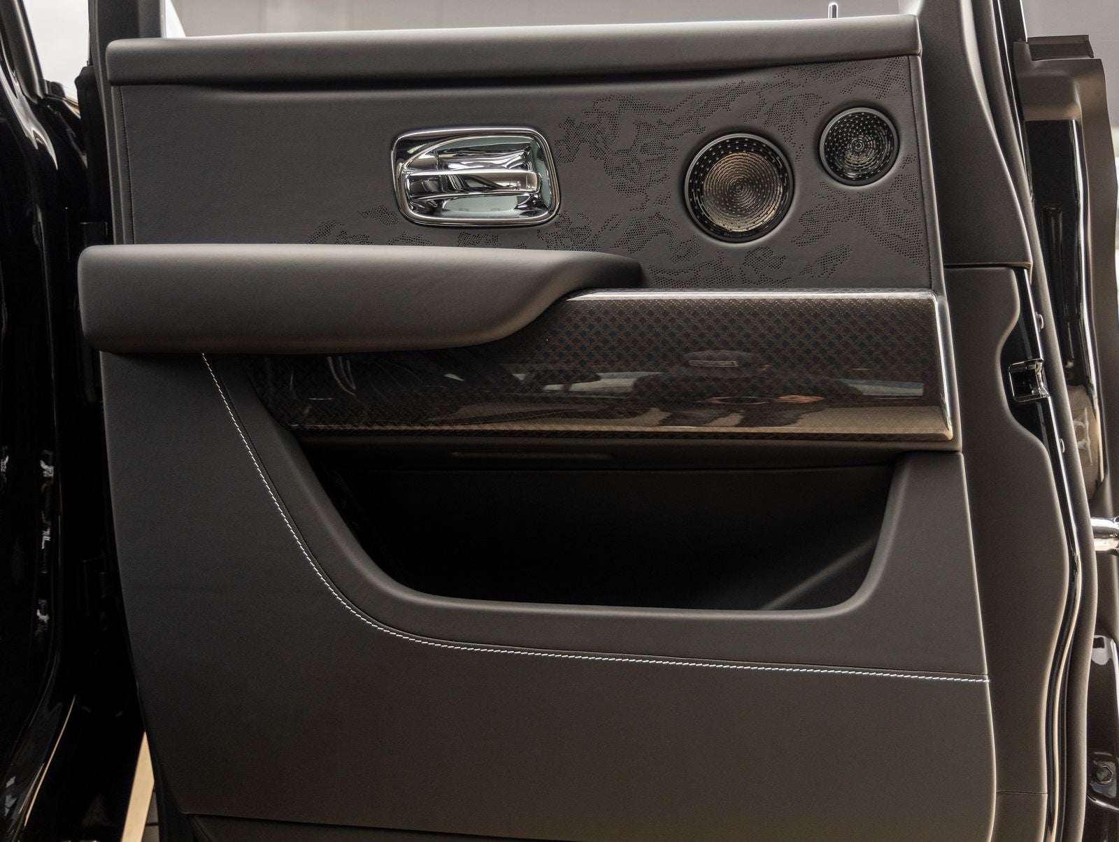 2027 Rolls-Royce Cullinan Black Badge