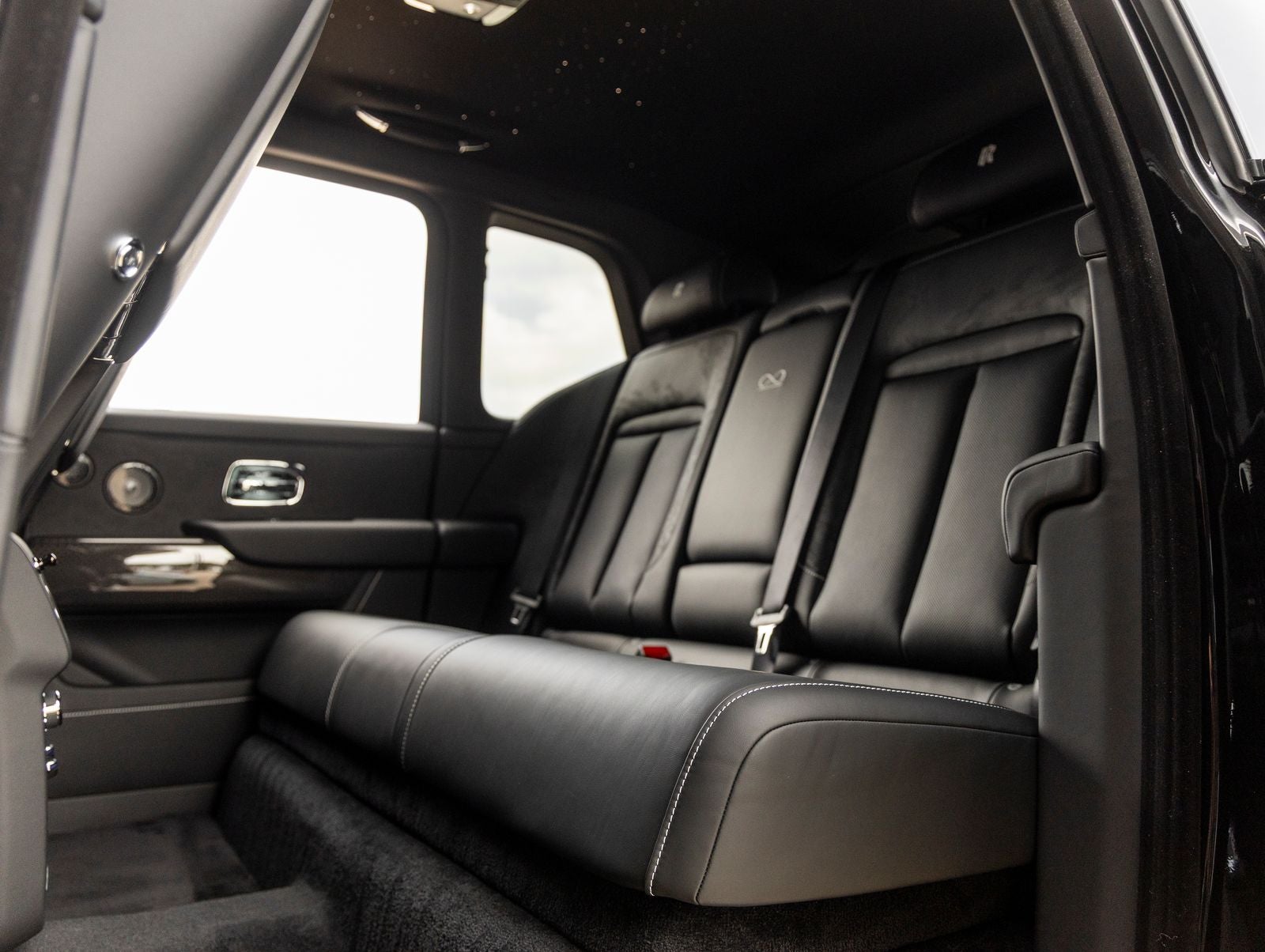 2027 Rolls-Royce Cullinan Black Badge