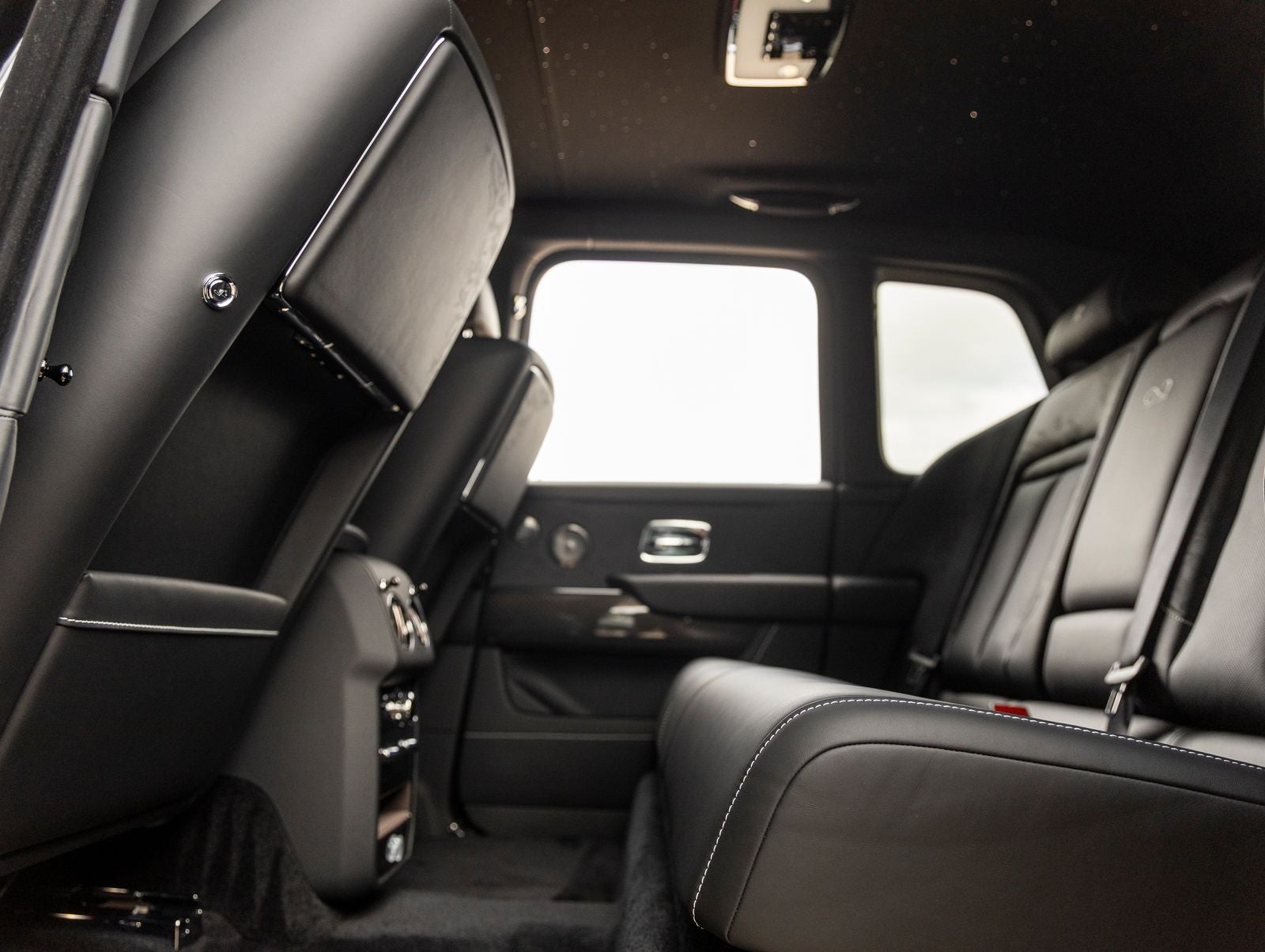 2027 Rolls-Royce Cullinan Black Badge