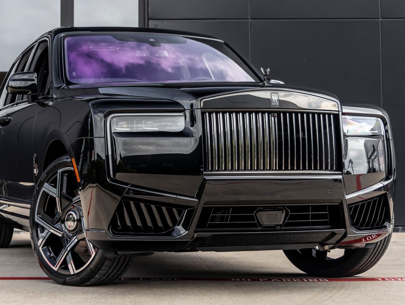 2027 Rolls-Royce Cullinan Black Badge
