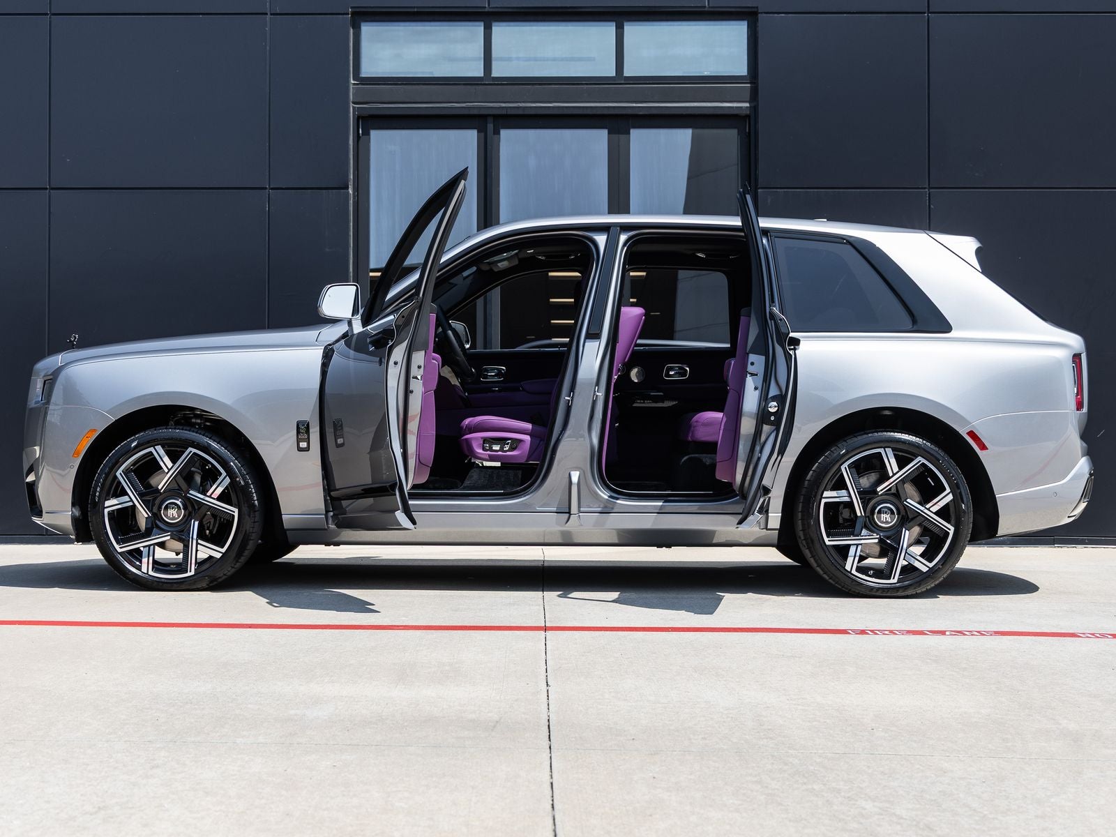 2027 Rolls-Royce Cullinan Black Badge