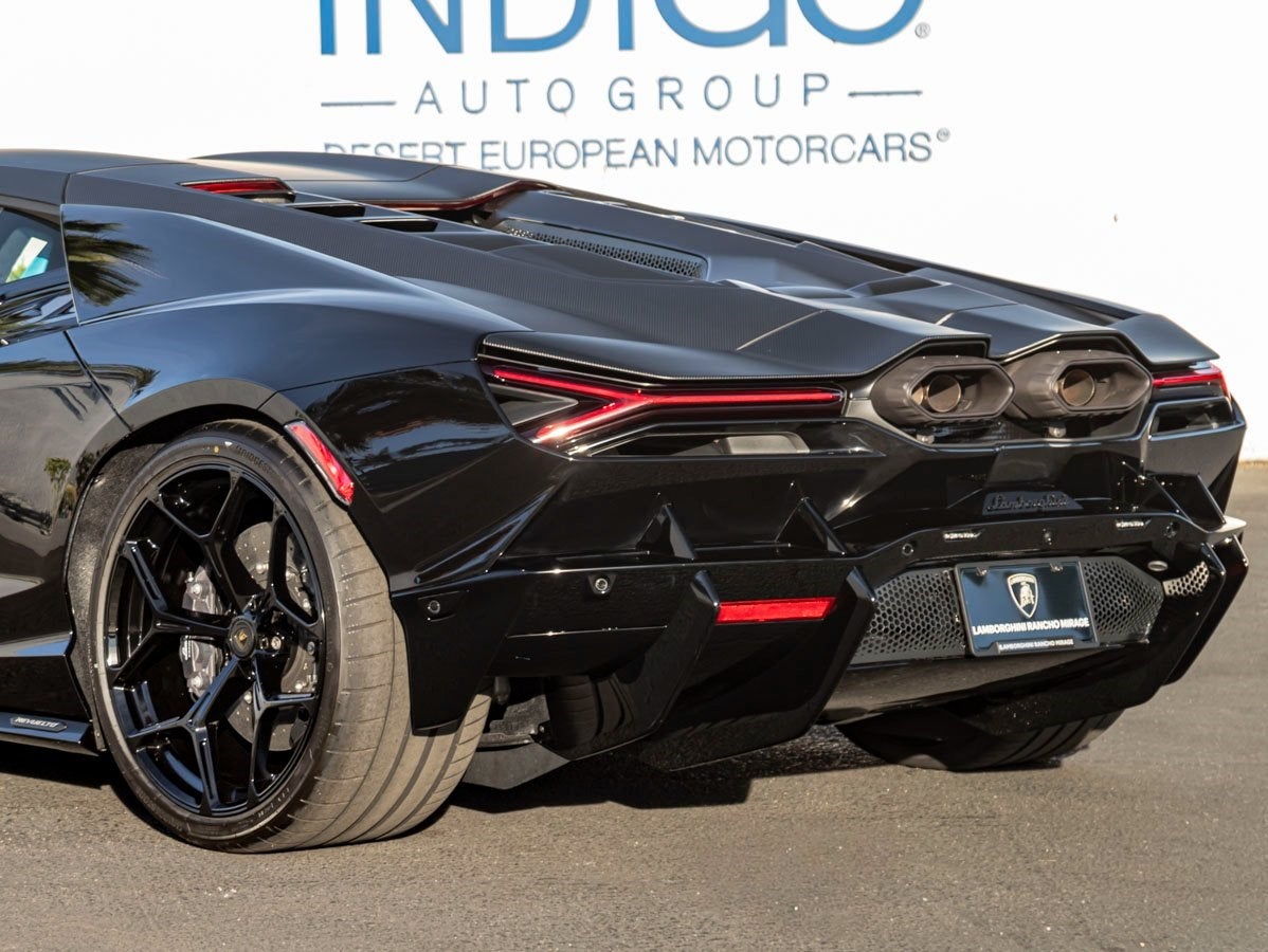 2026 Lamborghini Revuelto Base