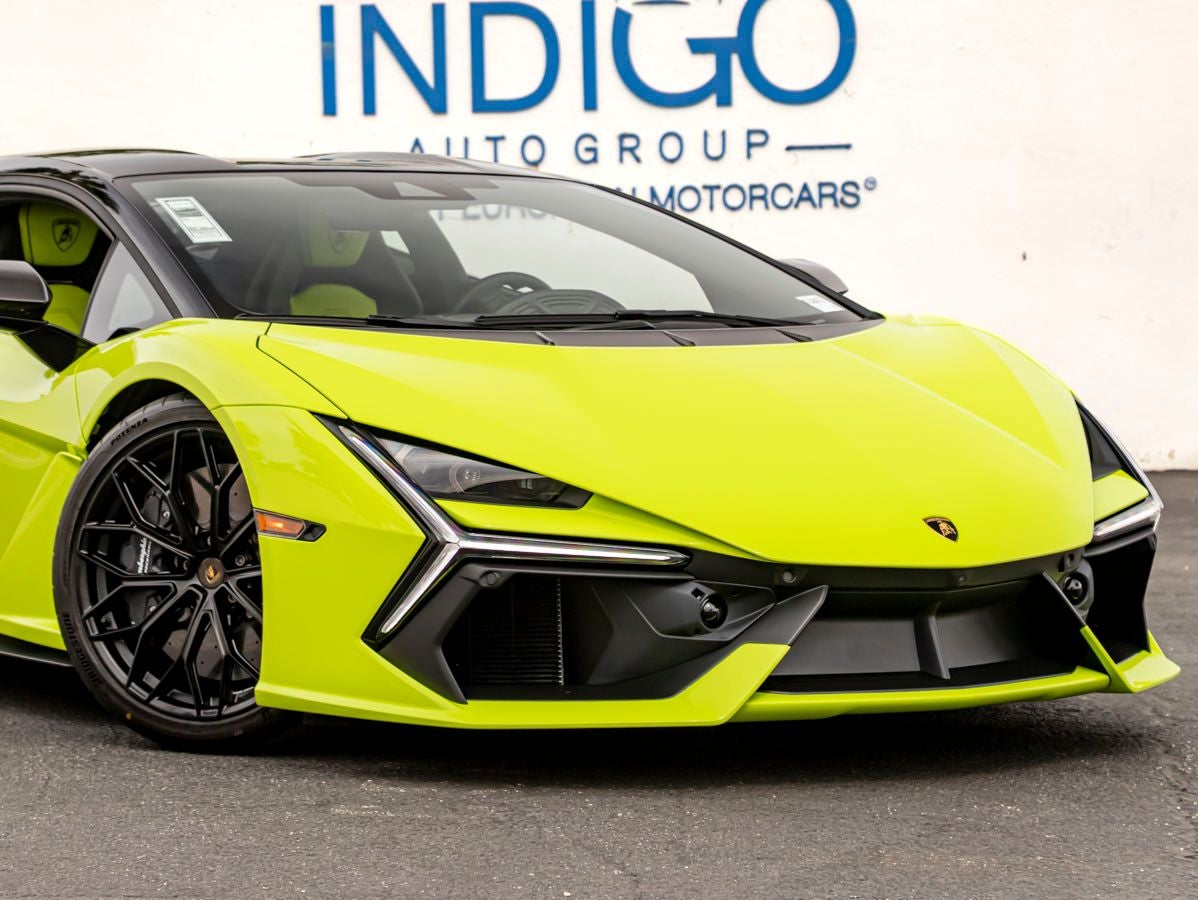 2026 Lamborghini Revuelto Base