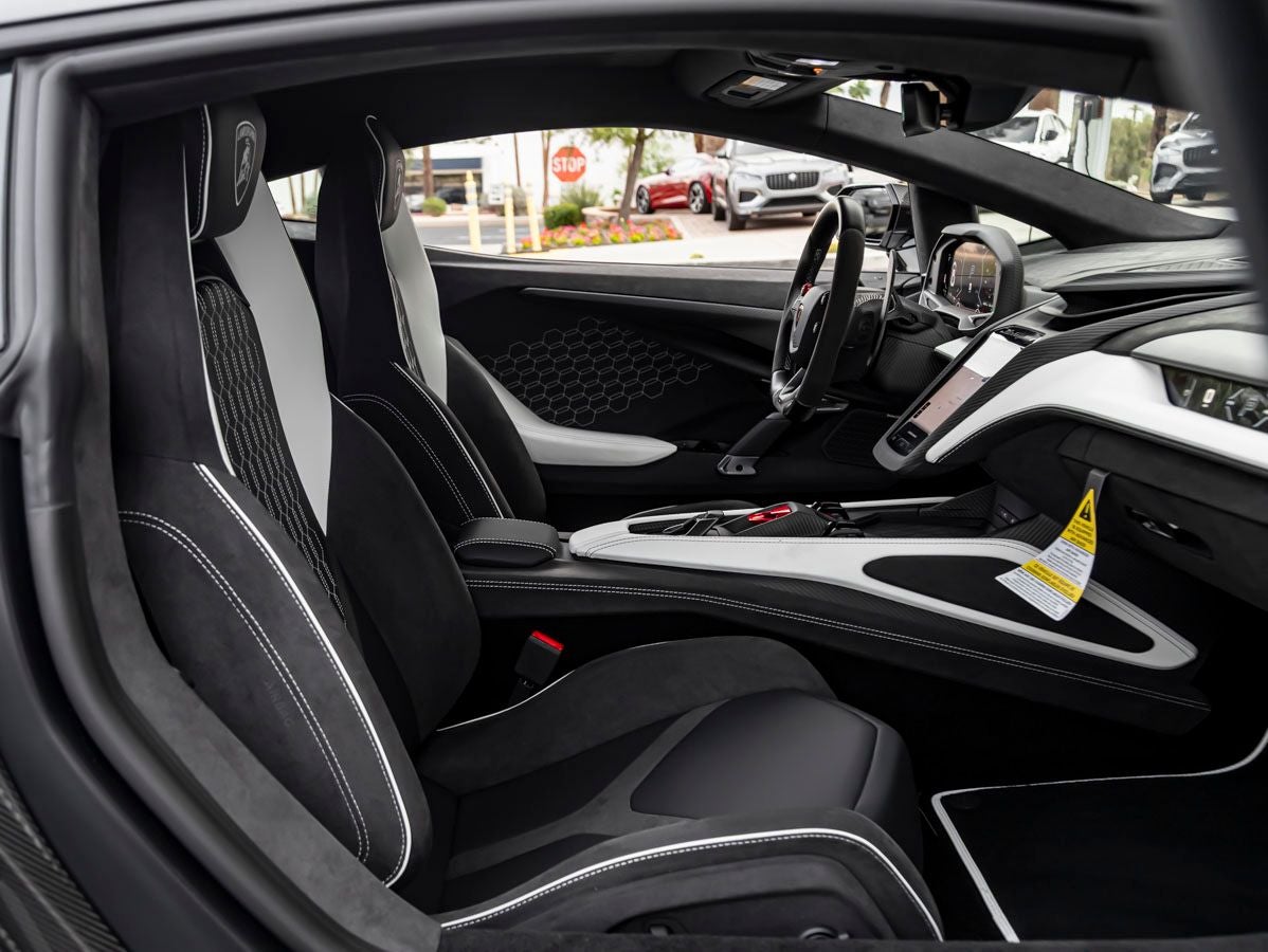 2026 Lamborghini Revuelto Base