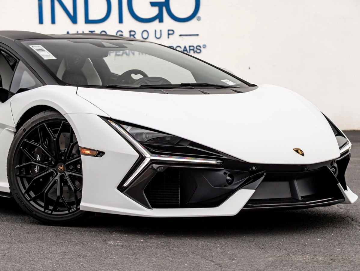 2026 Lamborghini Revuelto Base