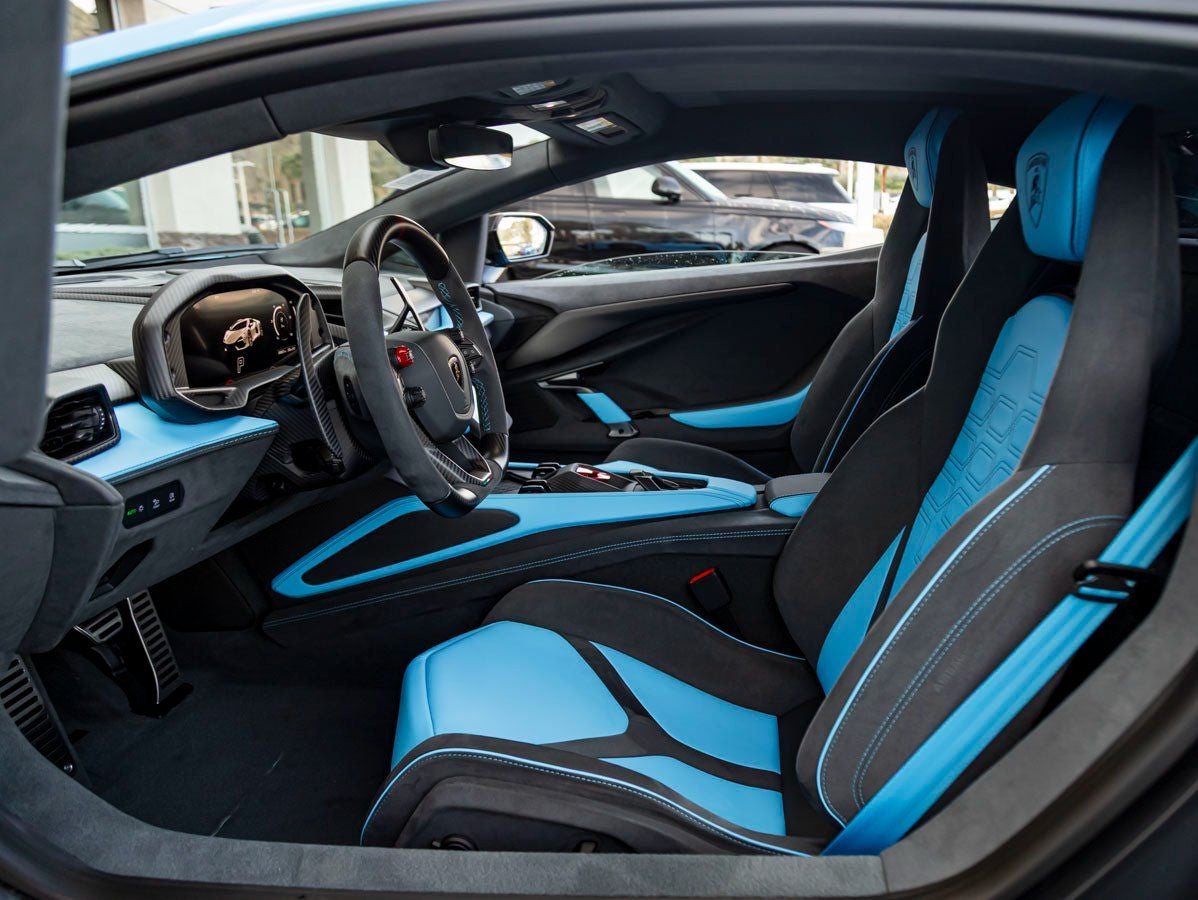 2026 Lamborghini Revuelto Base