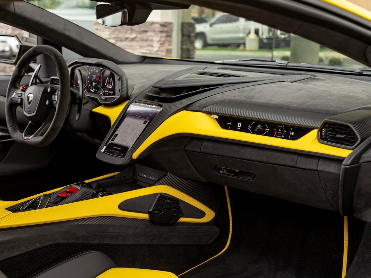 2026 Lamborghini Revuelto Base