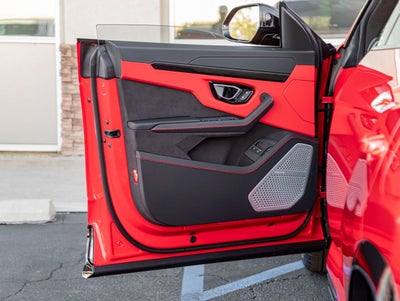 2026 Lamborghini Urus SE