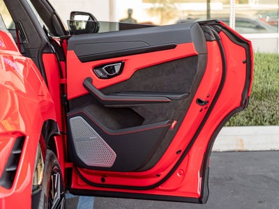 2026 Lamborghini Urus SE