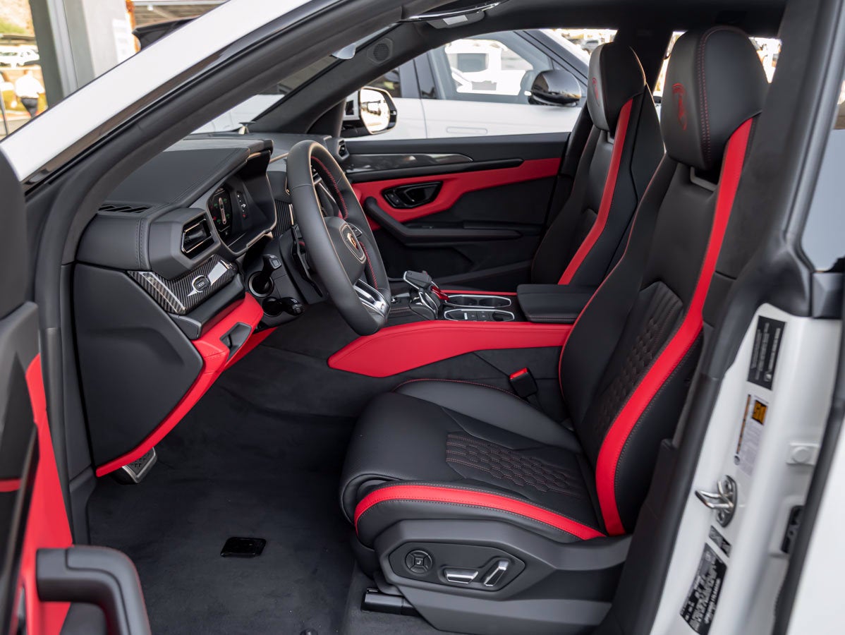 2026 Lamborghini Urus SE