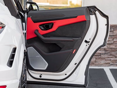 2026 Lamborghini Urus SE