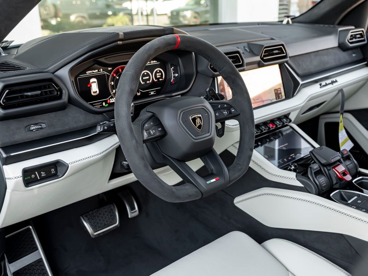 2026 Lamborghini Urus SE