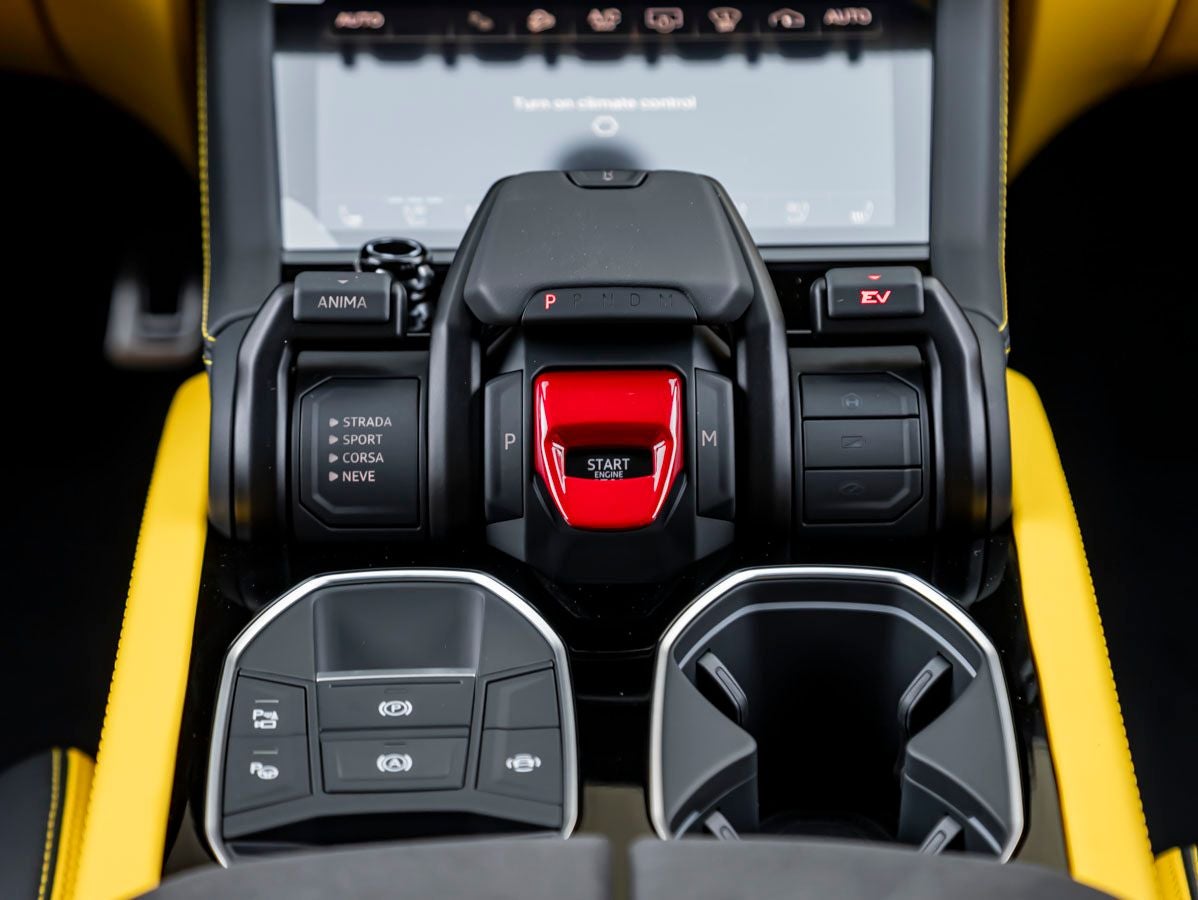 2026 Lamborghini Urus SE