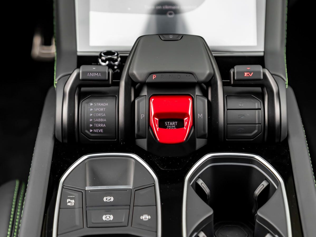 2026 Lamborghini Urus SE