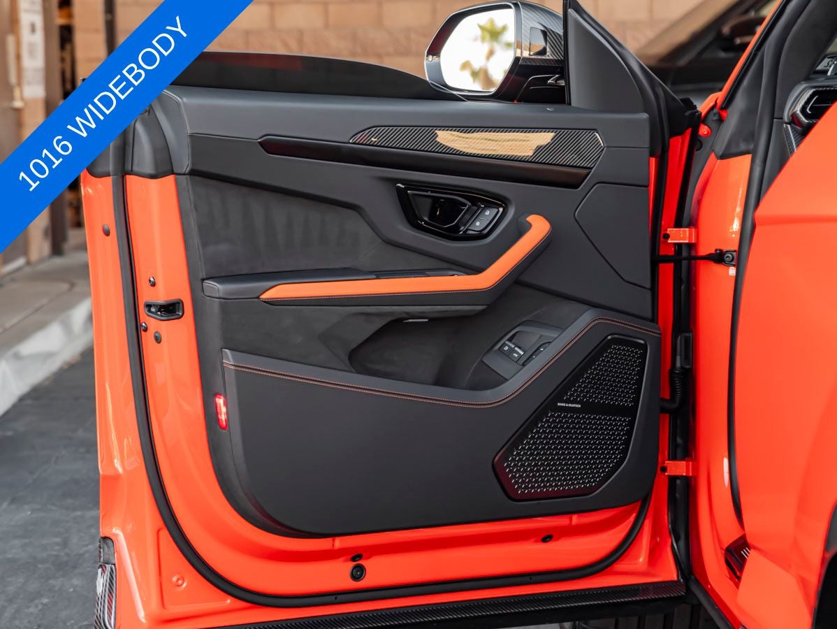 2025 Lamborghini Urus SE