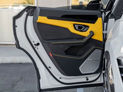 2026 Lamborghini Urus SE