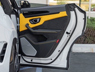 2026 Lamborghini Urus SE