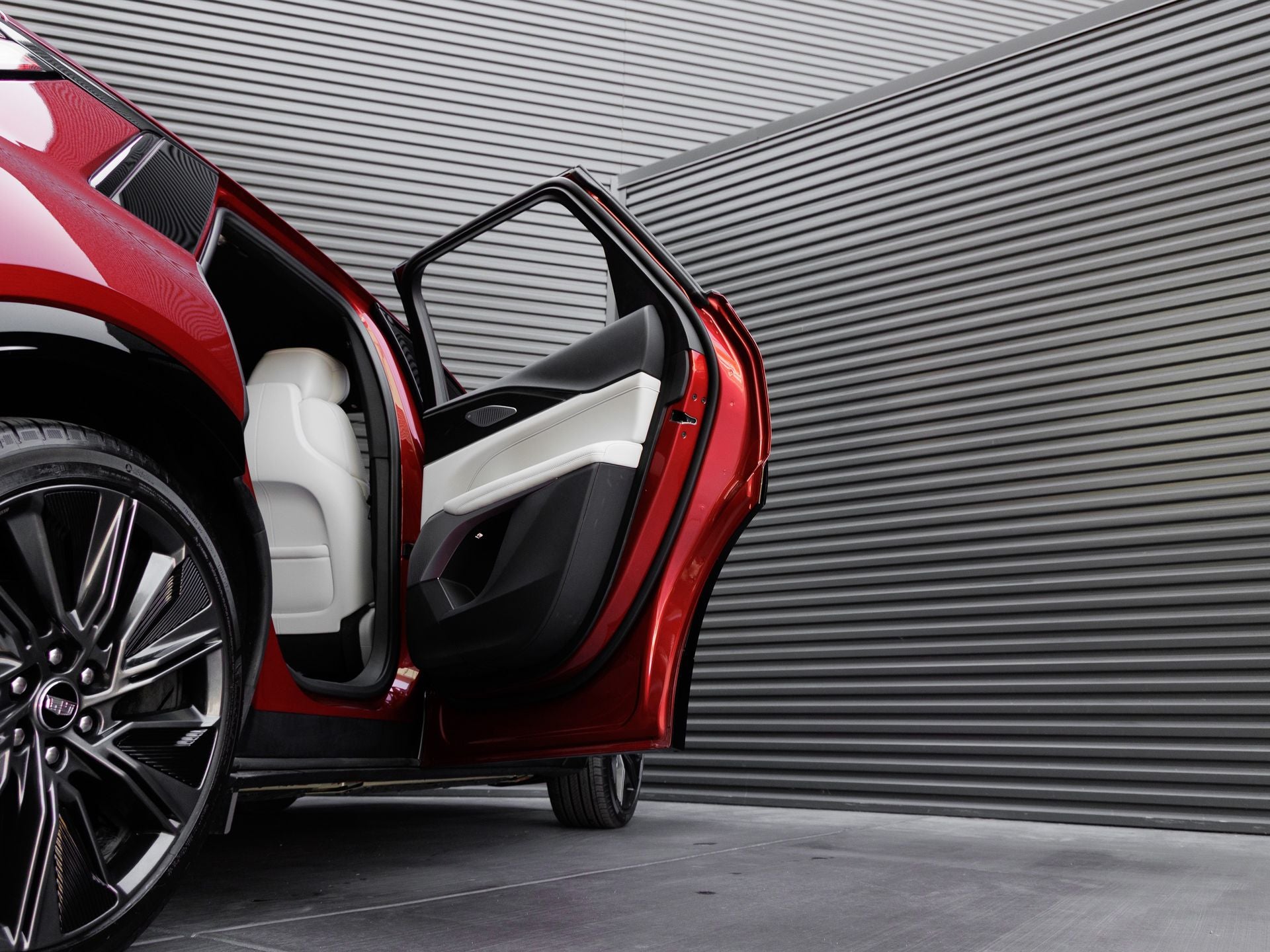 2025 Cadillac LYRIQ Sport