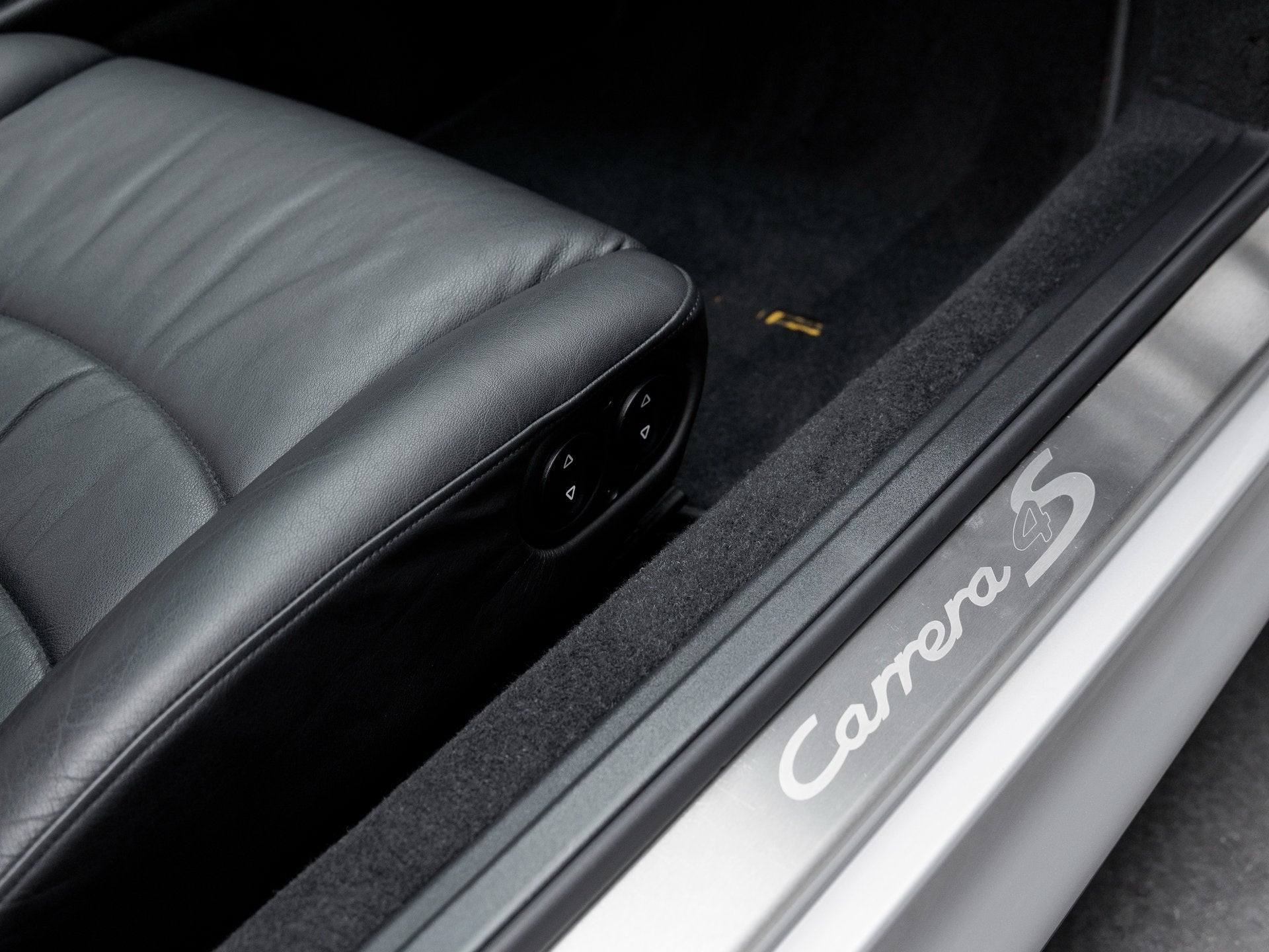 1998 Porsche 911 911 Carrera 4S Coupe