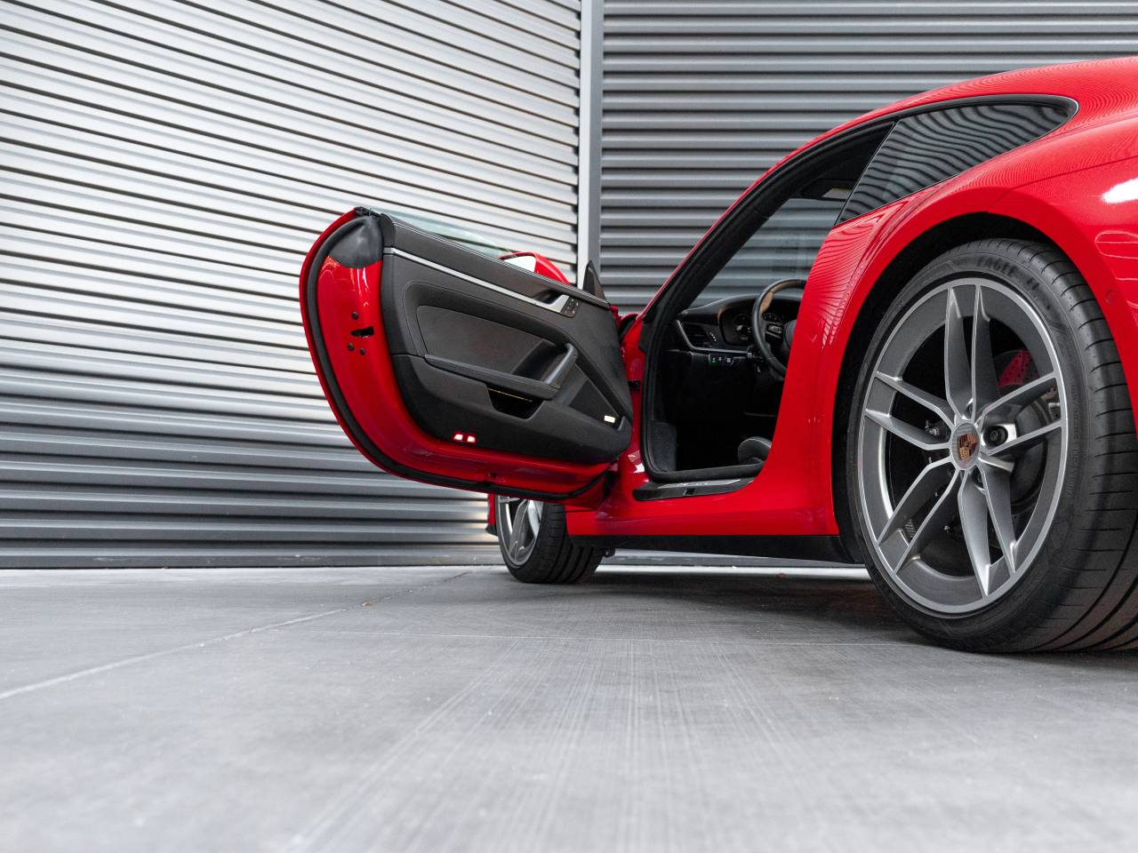 2025 Porsche 911 Carrera
