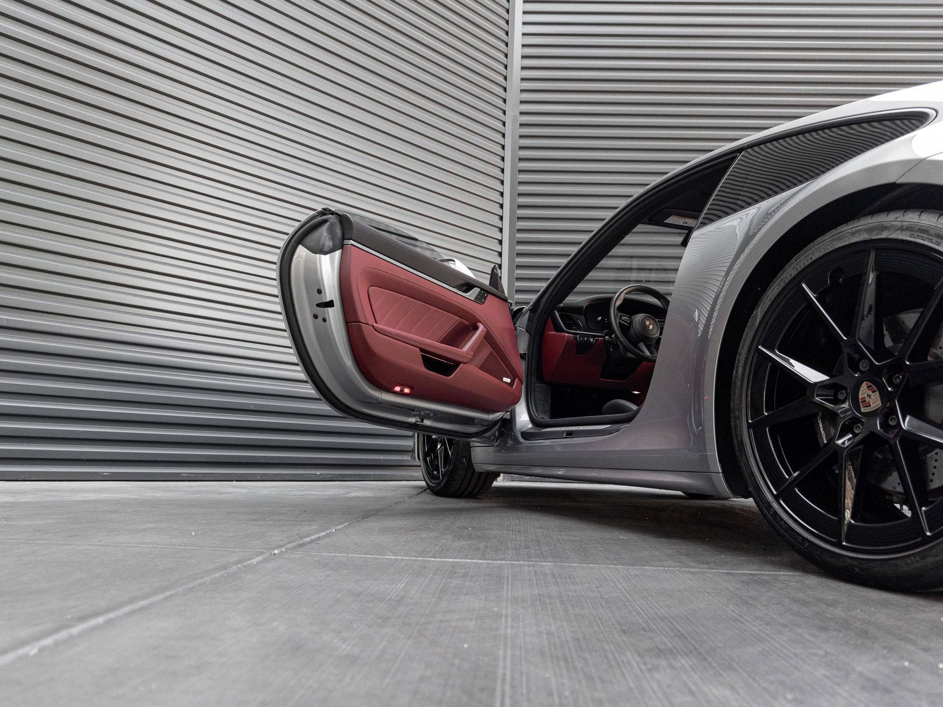 2025 Porsche 911 Carrera