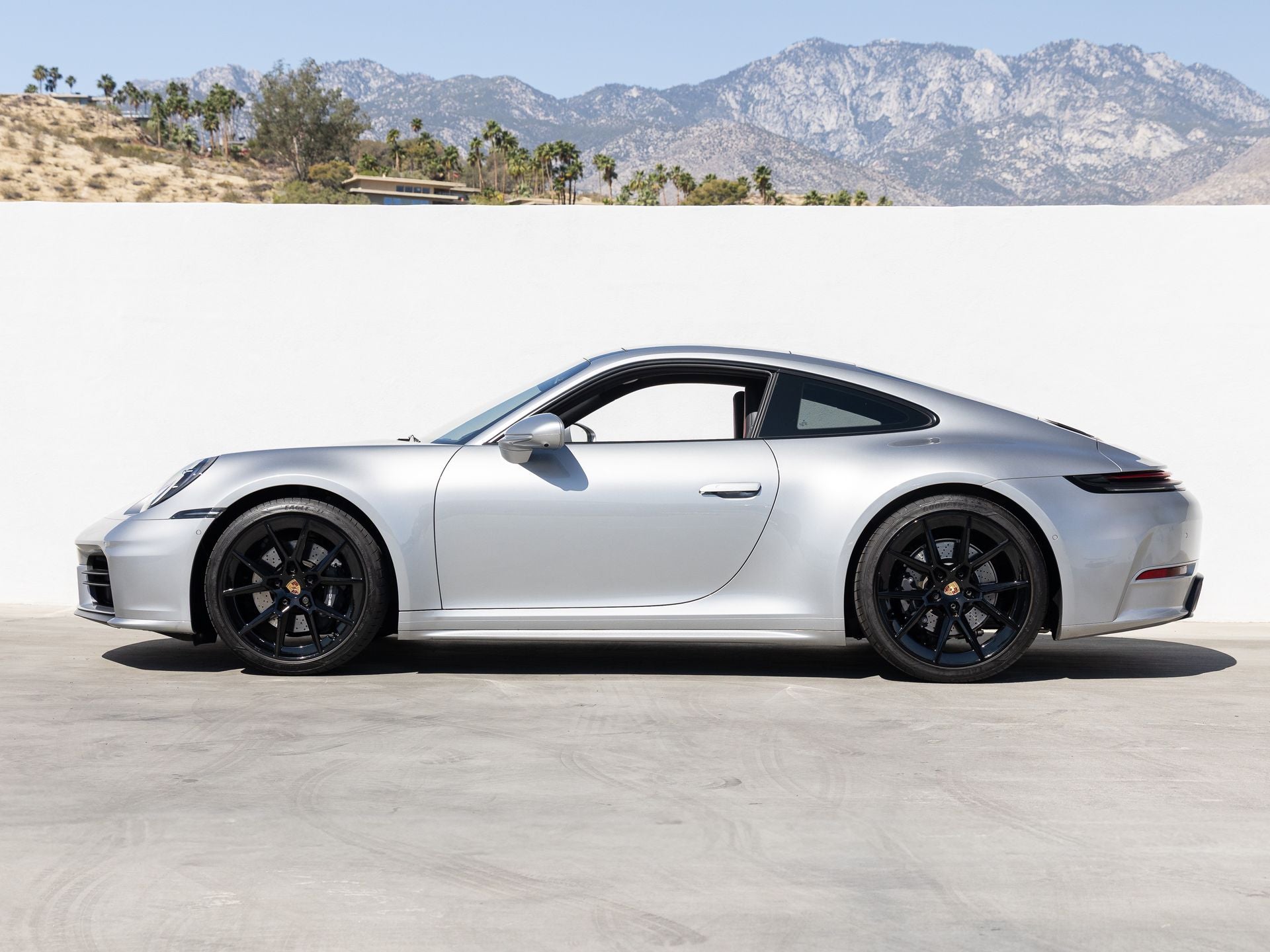2025 Porsche 911 Carrera