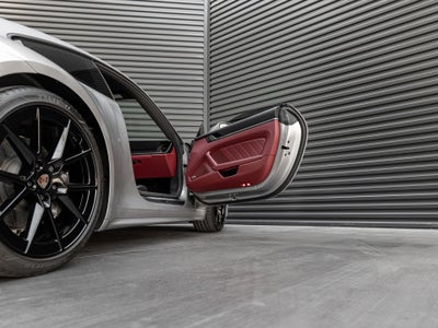 2025 Porsche 911 Carrera