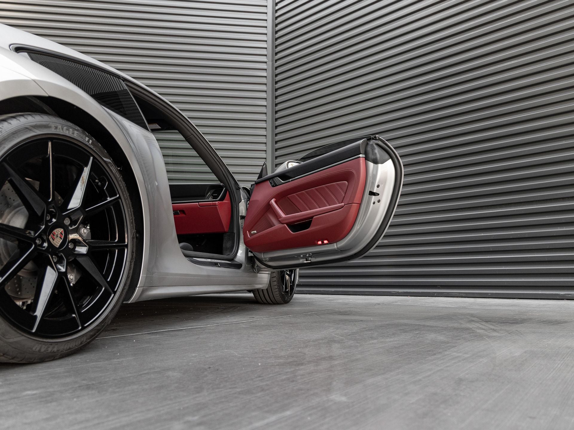 2025 Porsche 911 Carrera